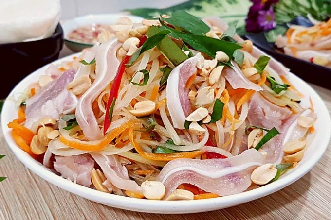 gỏi củ hủ dừa tai heo