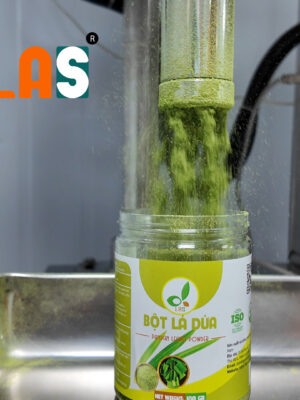 Chiếc rót bột lá dứa